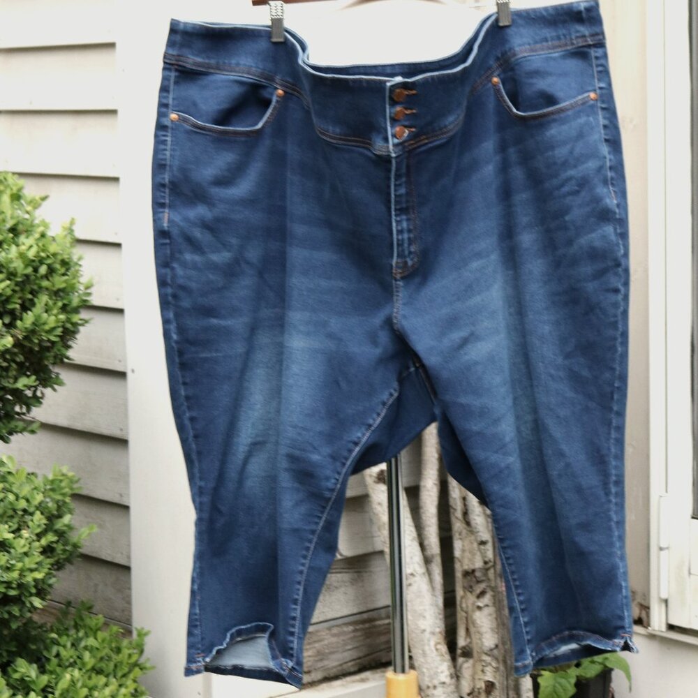 Lane Bryant Flex Magic Waistband High-Rise 3 Button Jegging Pedal Capri Jeans